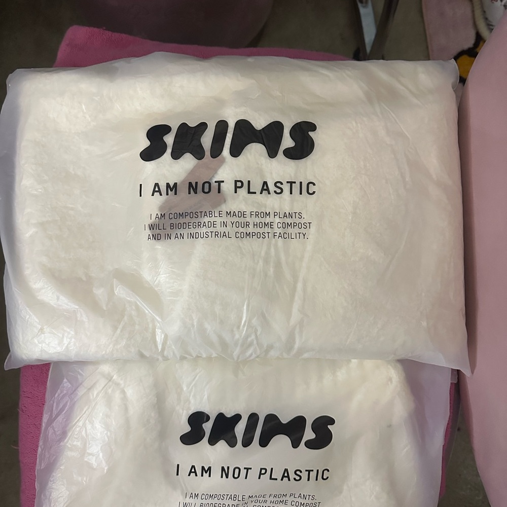 Skims fit - Picture 2 of 4